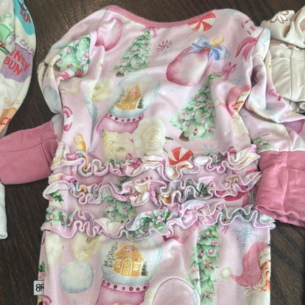 Bums & Roses Holiday Pj pack of 3 - one 3-6 month & 2 0-3 month - NO STAINS - Picture 6 of 11